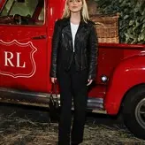 Mckenna Grace голая #0231