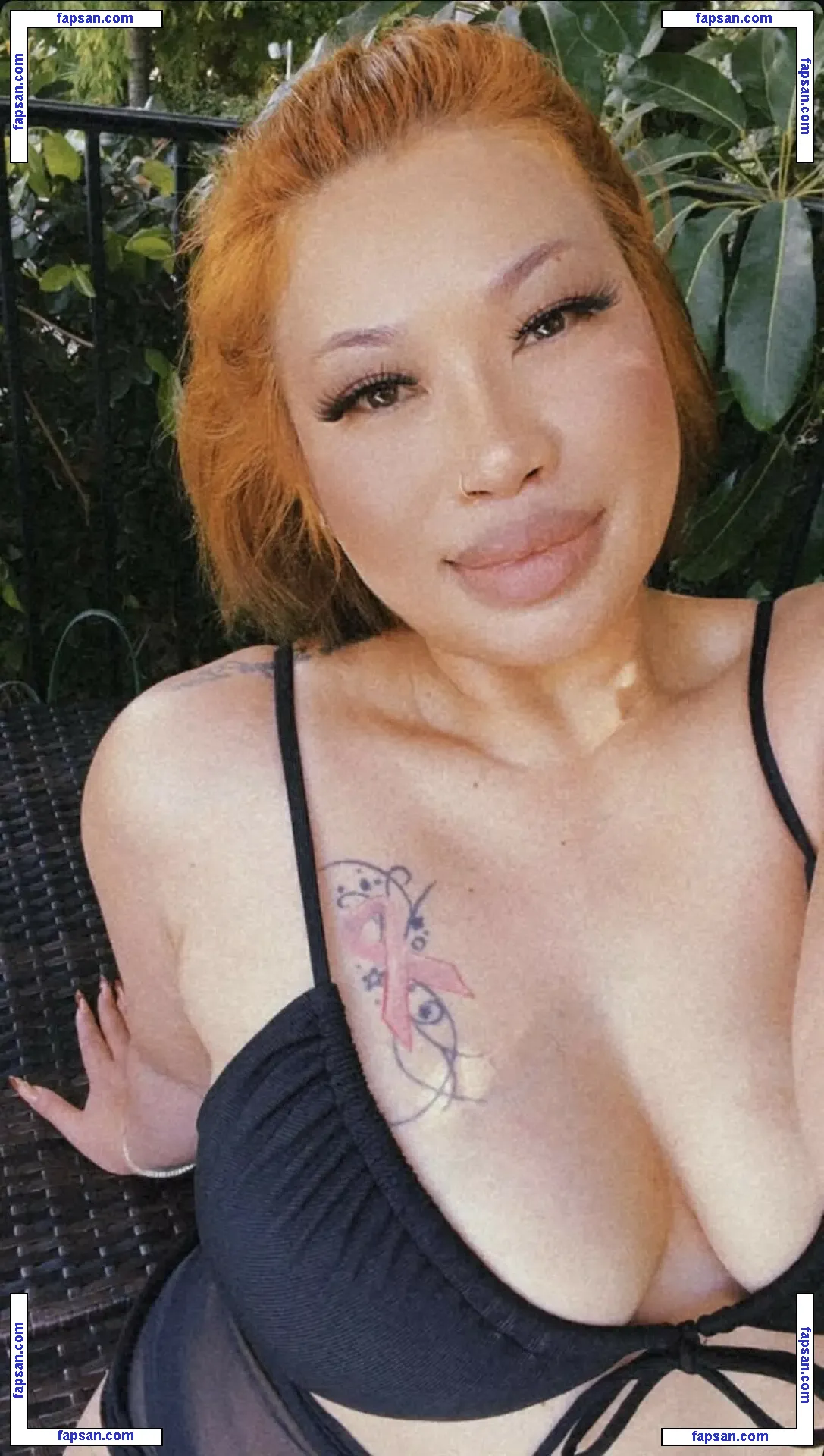 meemeesone голая фото #0005 с Онлифанс