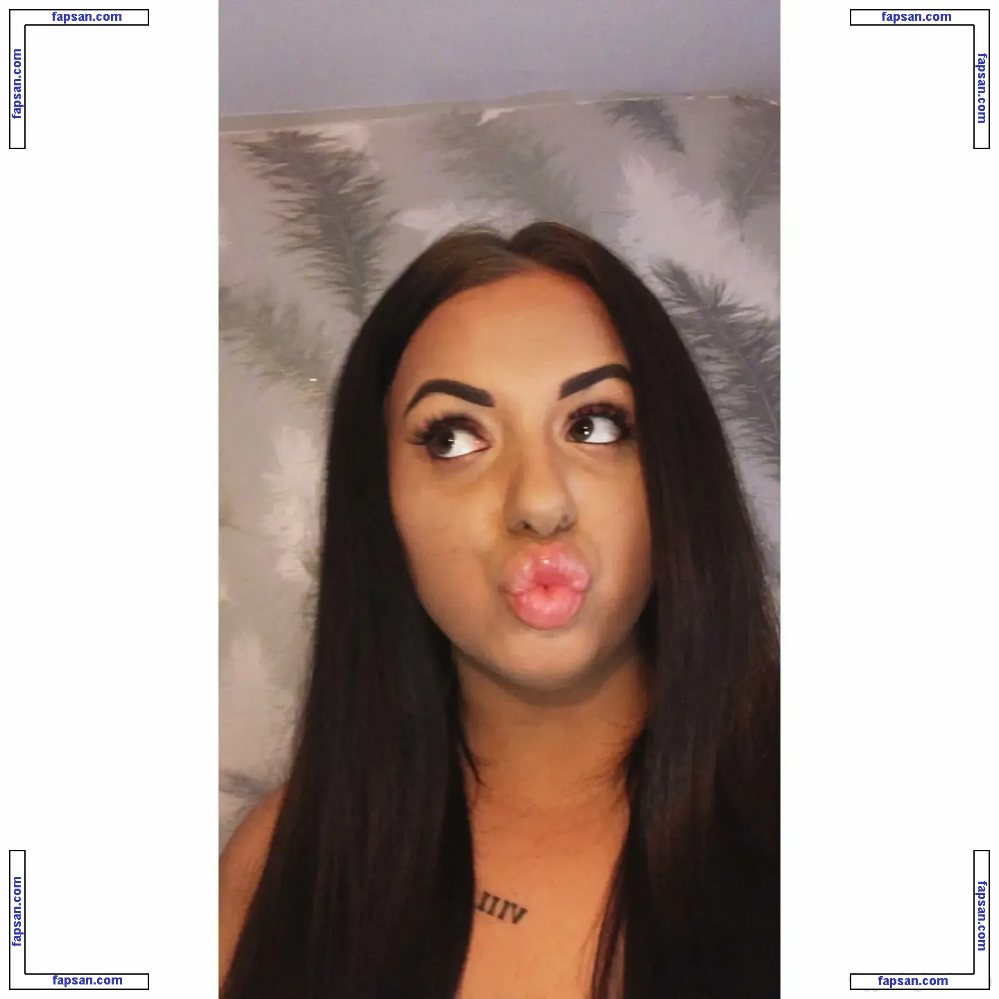 meg_bxxx / megan_barton1 / megscurves nude photo #0019 from OnlyFans