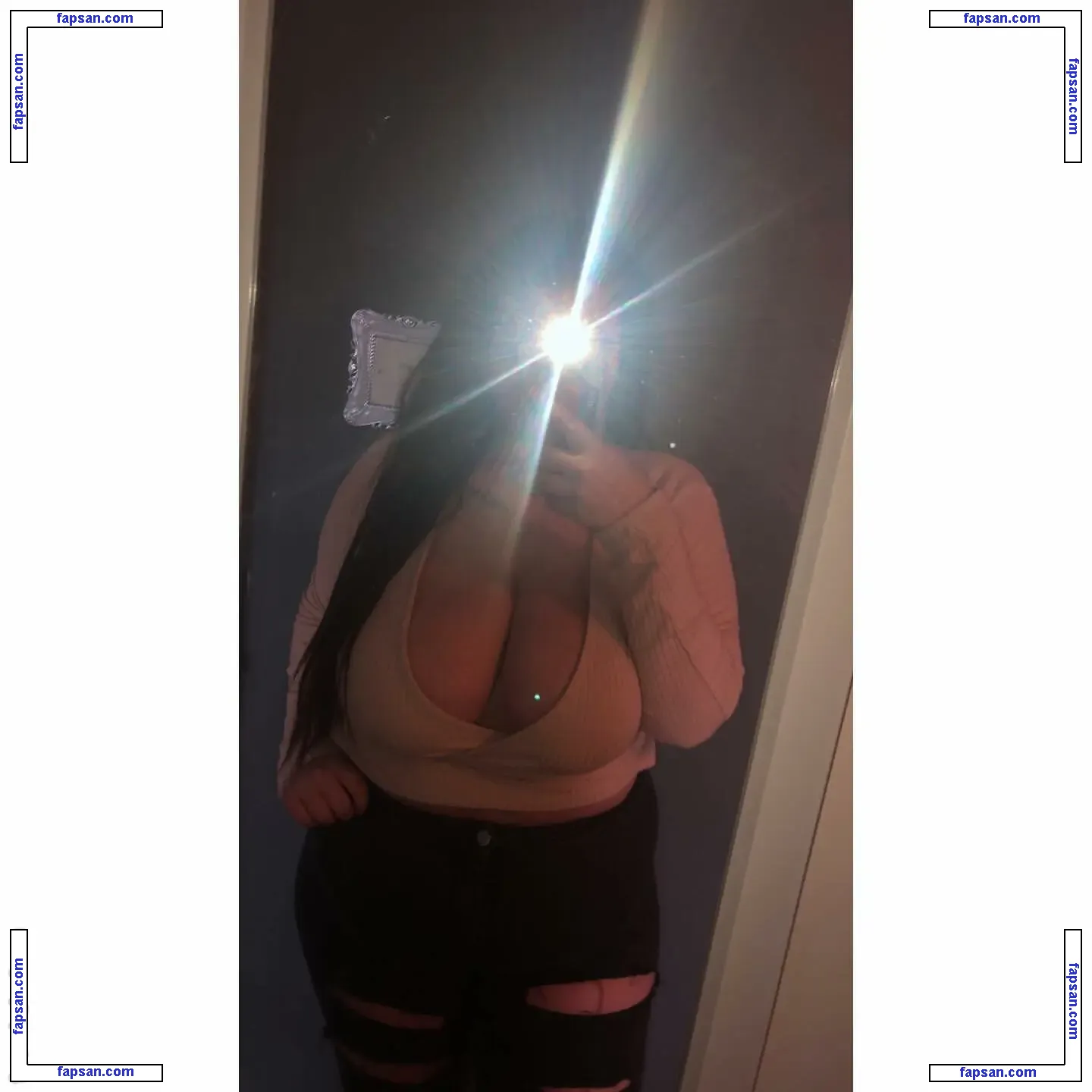 meg_bxxx / megan_barton1 / megscurves nude photo #0027 from OnlyFans