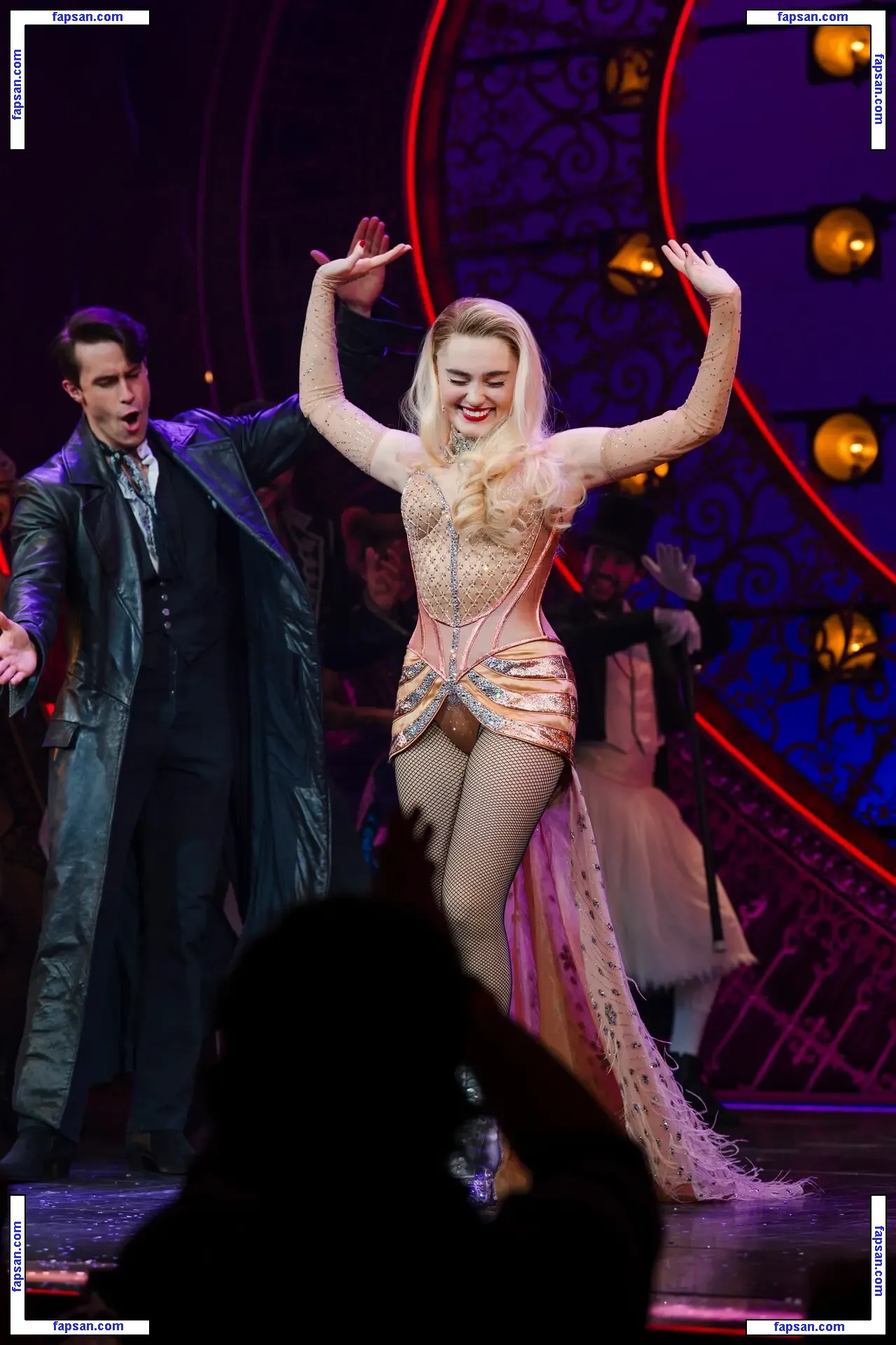 Meg Donnelly голая фото #0189 с Онлифанс