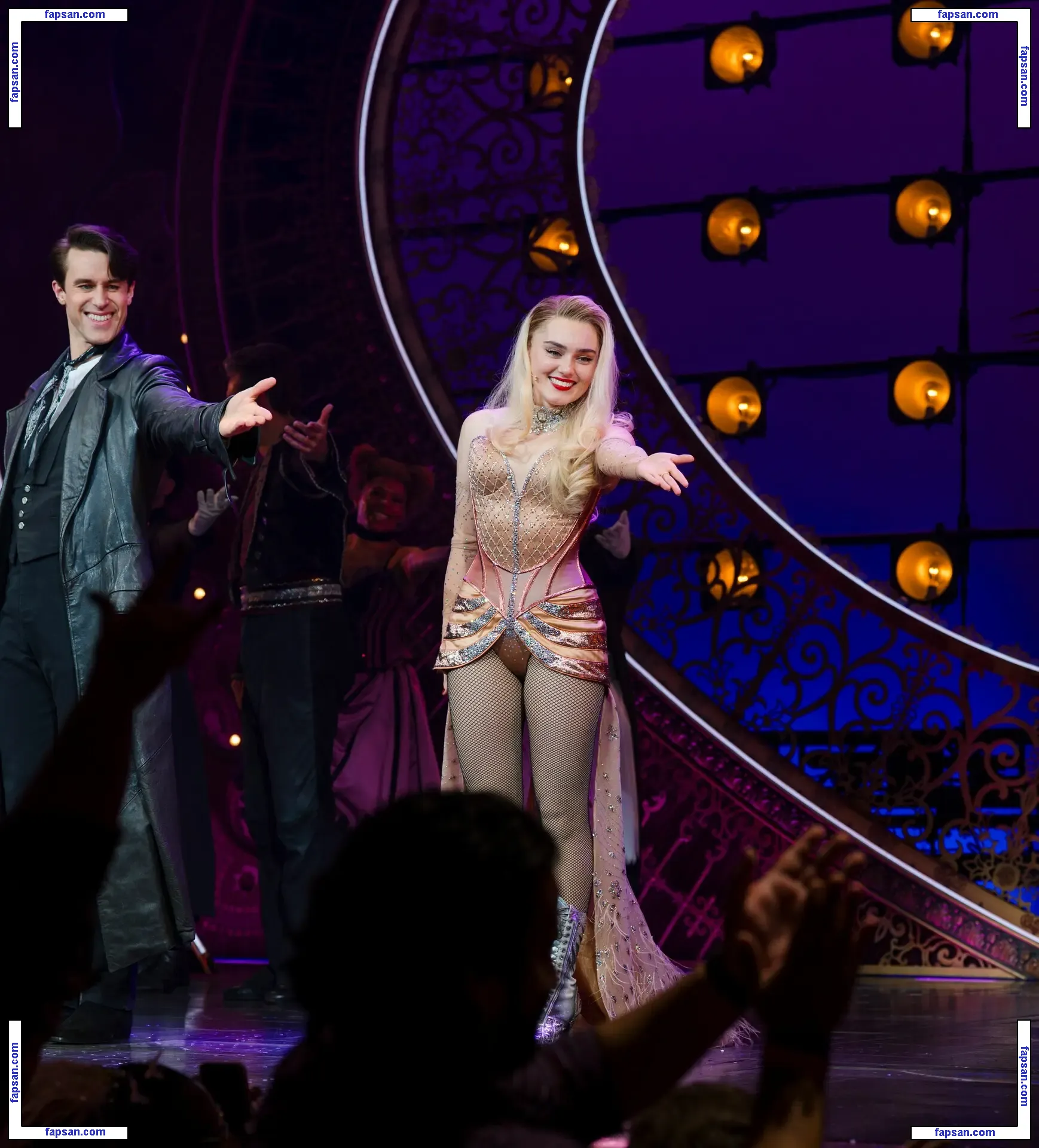 Meg Donnelly голая фото #0193 с Онлифанс