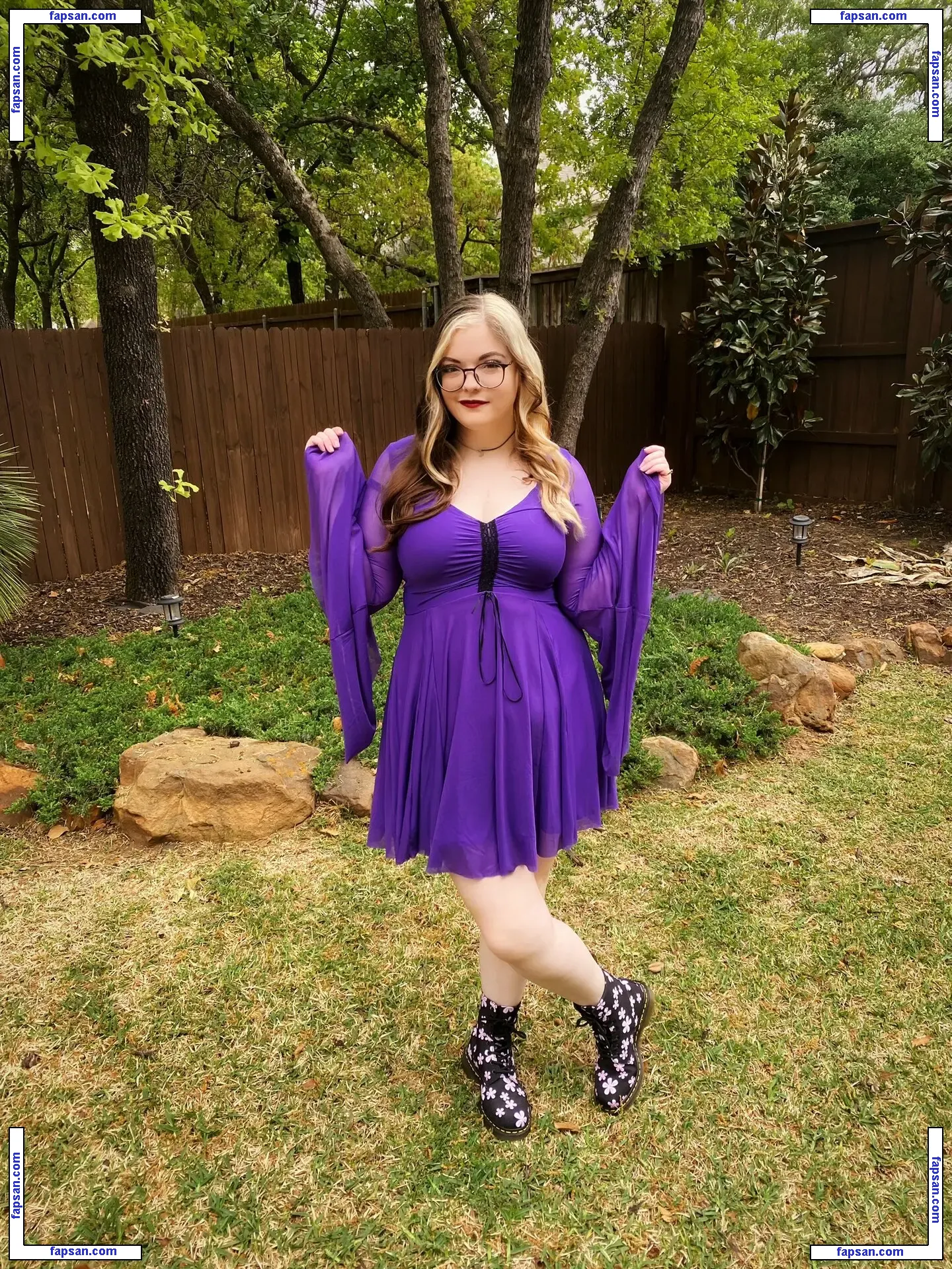 Meg Kaylee голая фото #0032 с Онлифанс