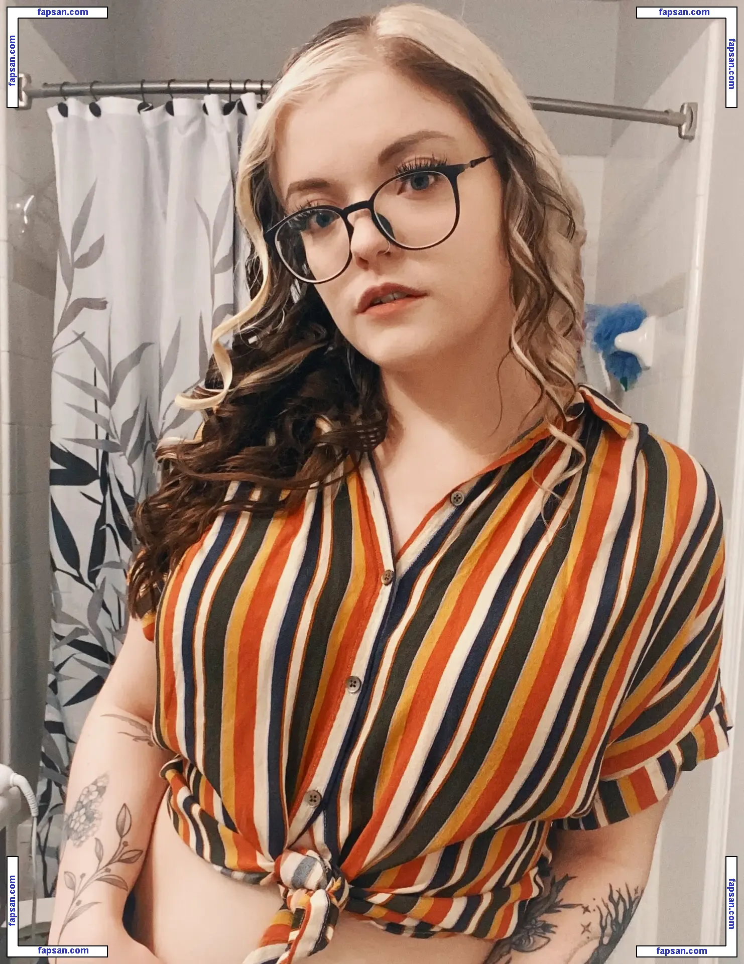 Meg Kaylee голая фото #0035 с Онлифанс