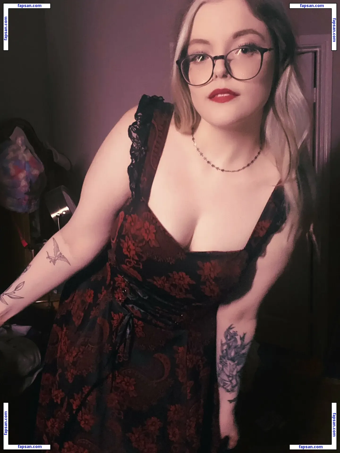 Meg Kaylee голая фото #0044 с Онлифанс