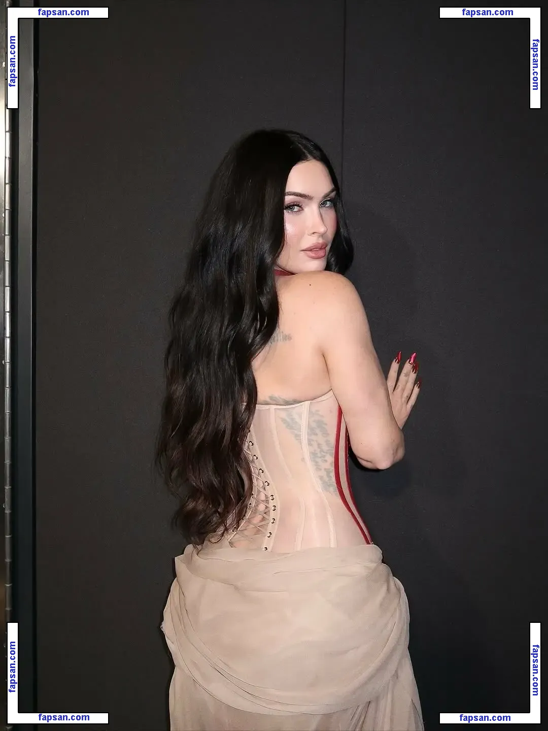 Megan Fox голая фото #5868 с Онлифанс