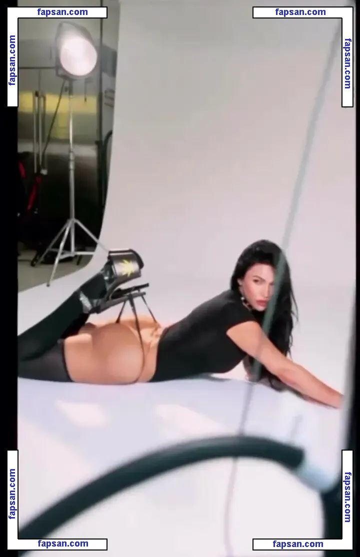 Megan Fox nude photo #5882 from OnlyFans