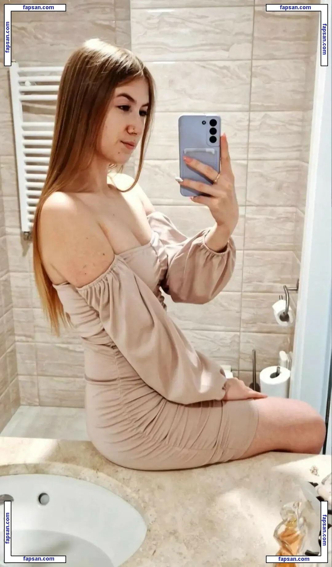 Meganx_candy nude photo #0014 from OnlyFans