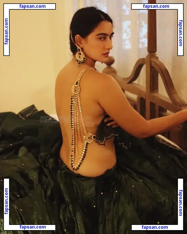 Megha Shukla голая фото #0010 с Онлифанс