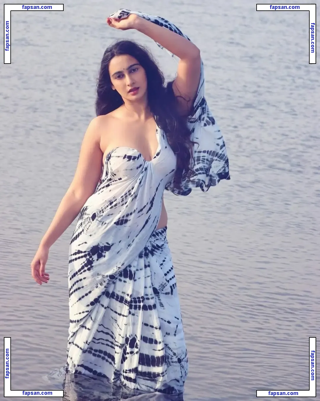 Megha Shukla голая фото #0017 с Онлифанс