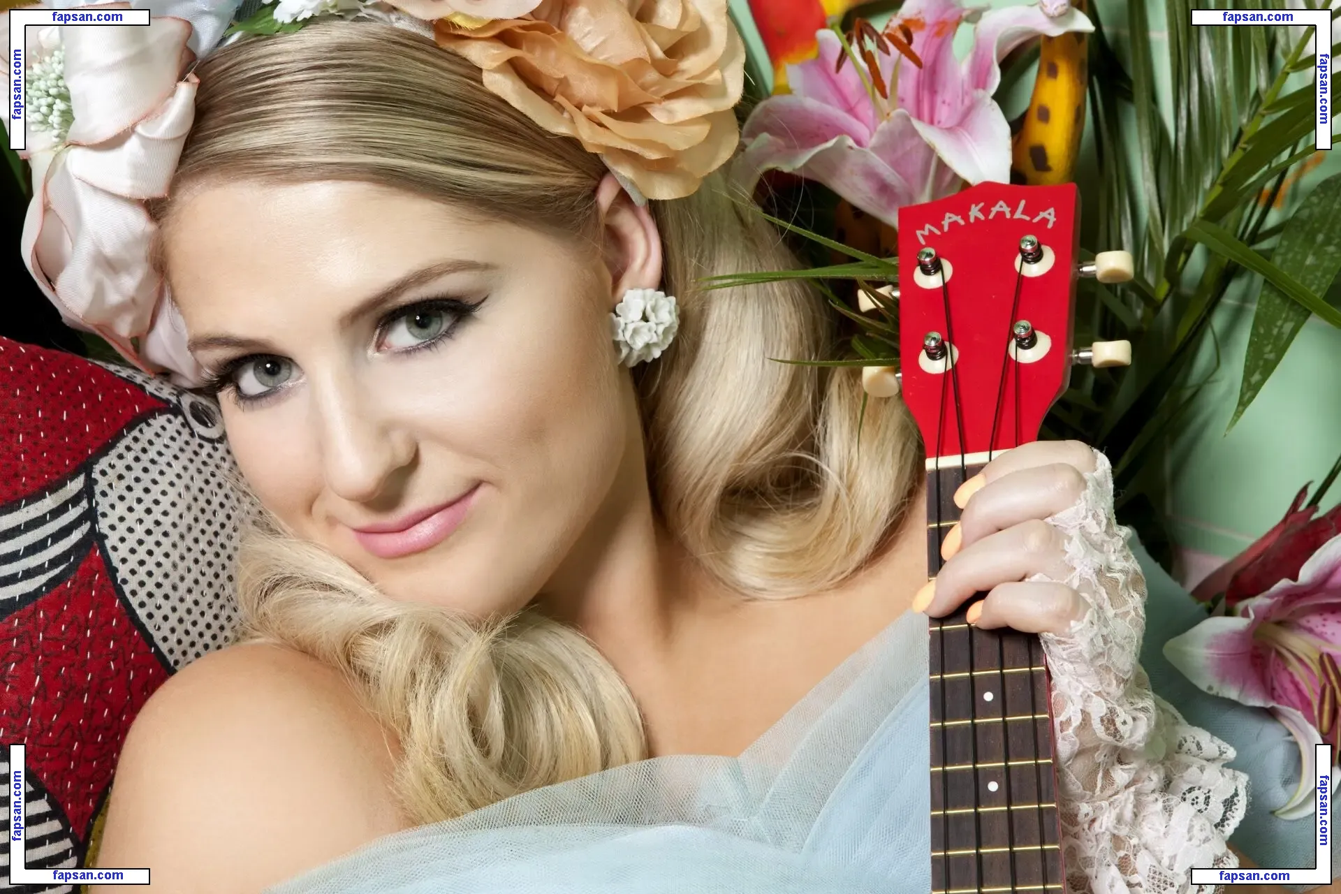 Meghan Trainor голая фото #0120 с Онлифанс