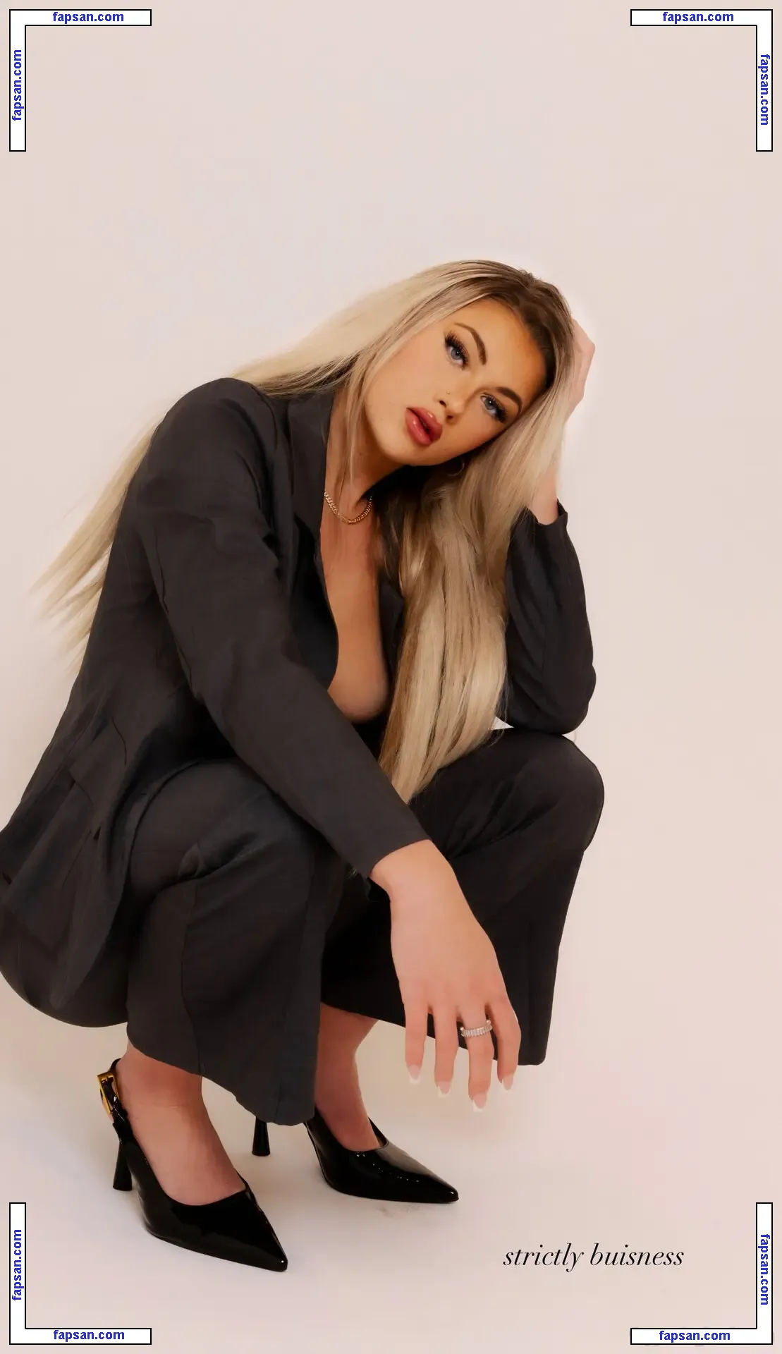 Meghan Walker nude photo #0027 from OnlyFans