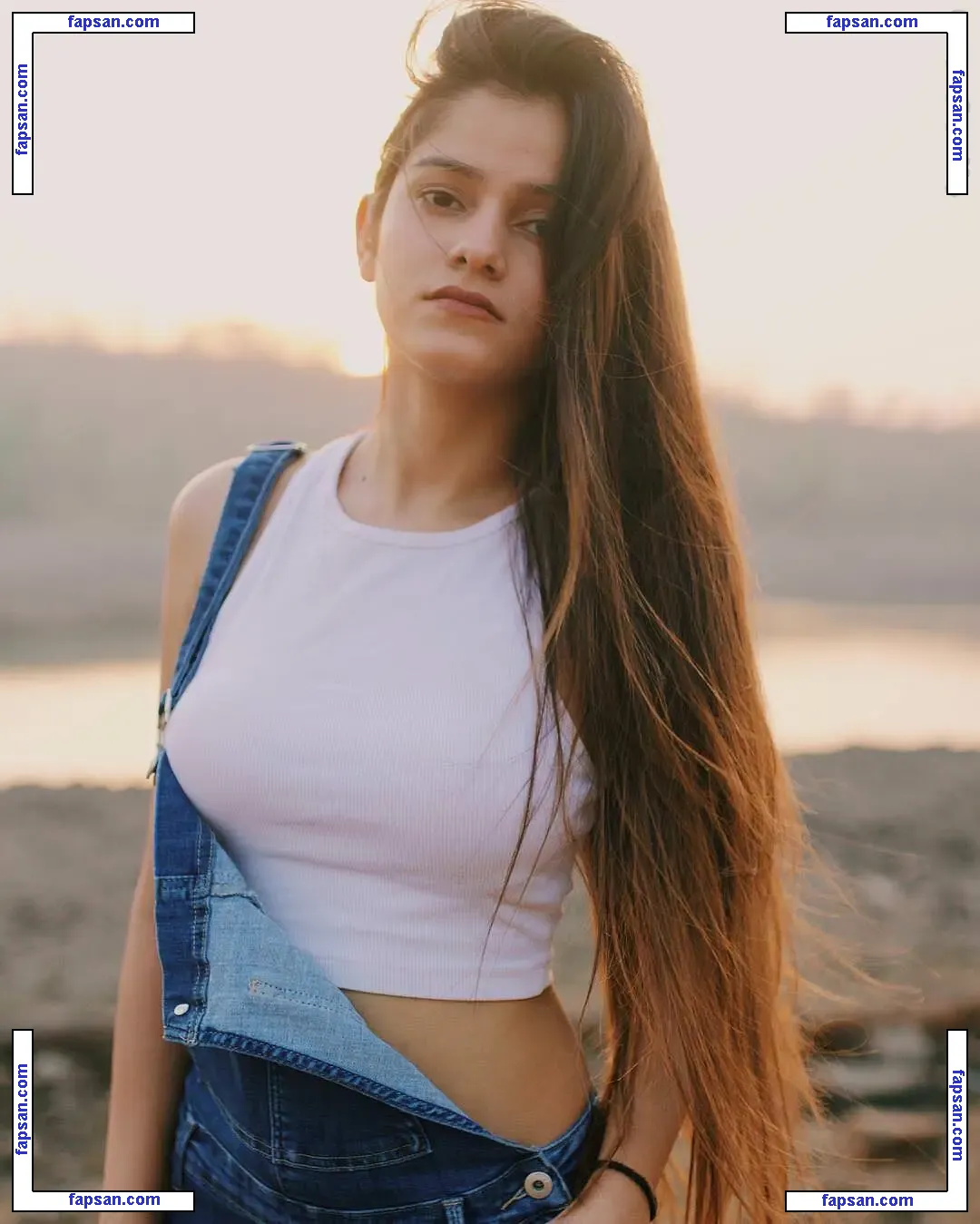 Meghnakaur голая фото #0009 с Онлифанс