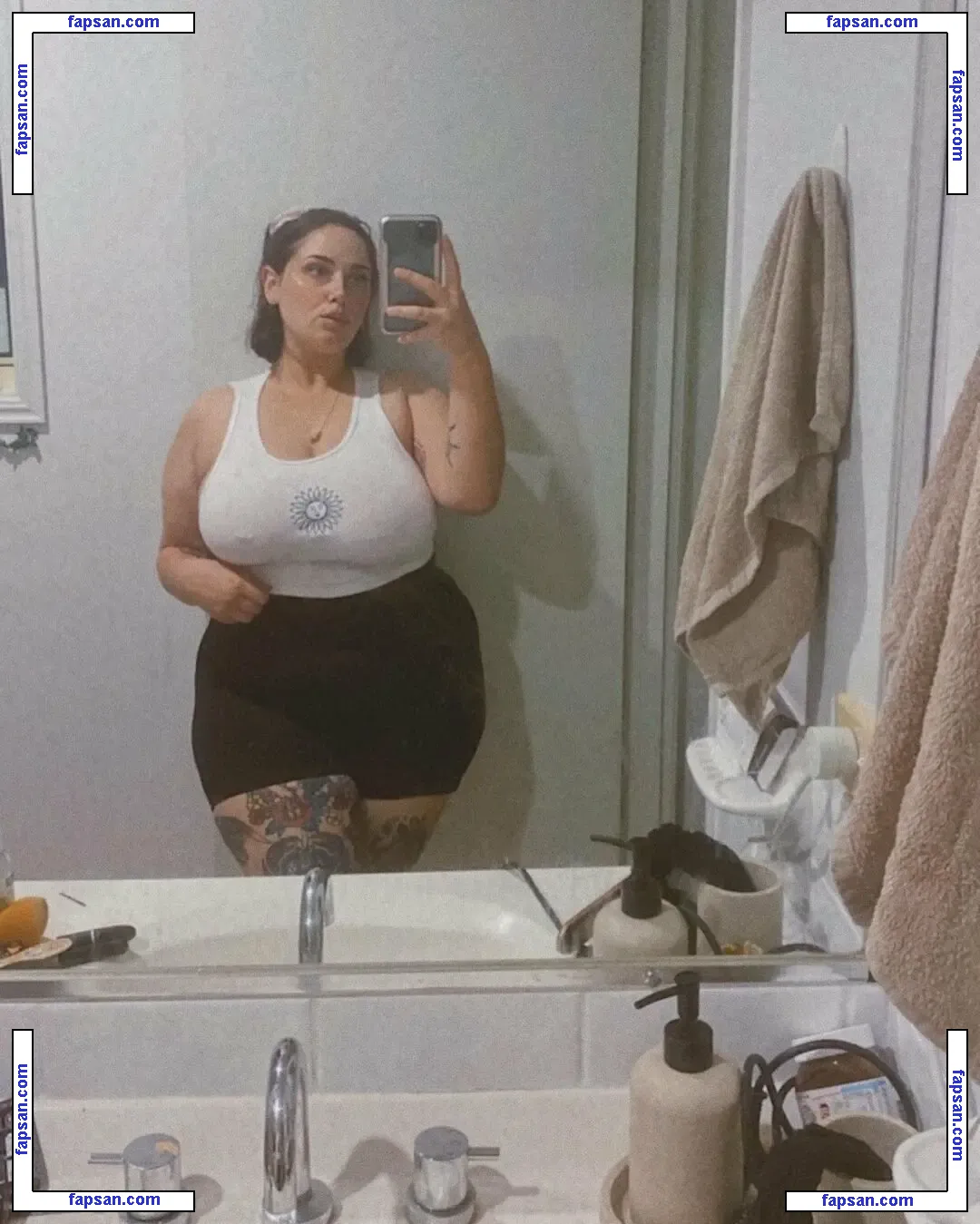 megobrando голая фото #0005 с Онлифанс