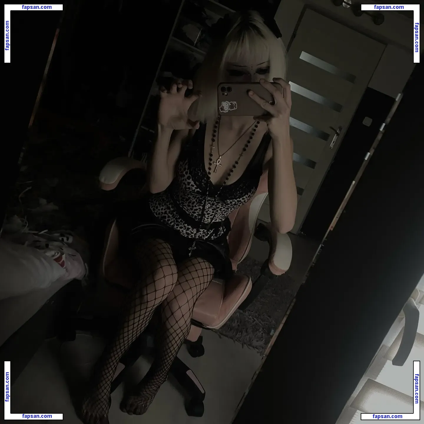 mehv.ie голая фото #0012 с Онлифанс