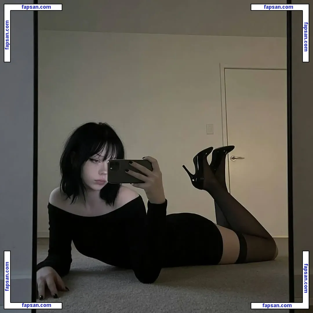 meikkumaa голая фото #0004 с Онлифанс