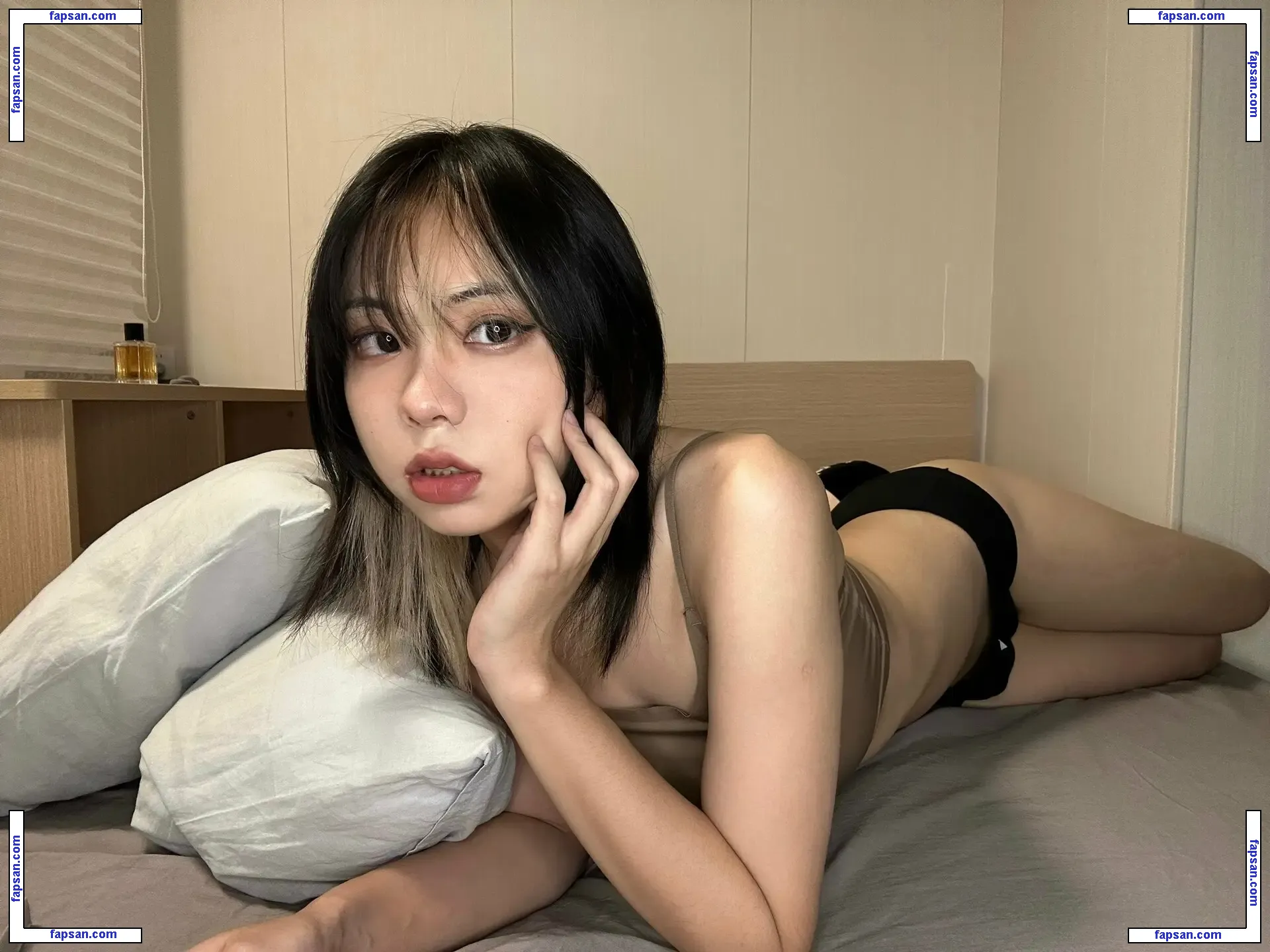 meizaijiang nude photo #0102 from OnlyFans