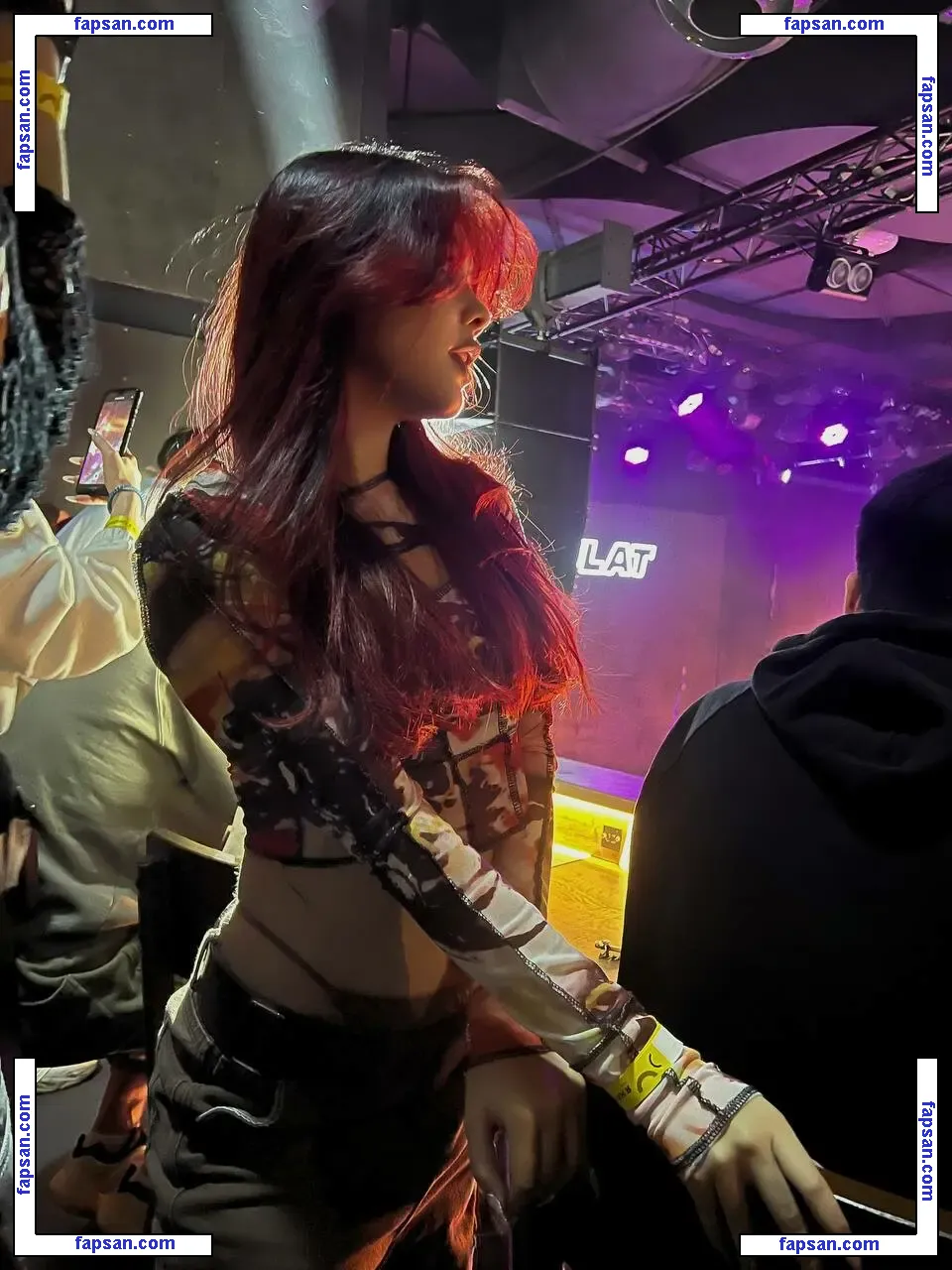 mekhrona_18 nude photo #0004 from OnlyFans