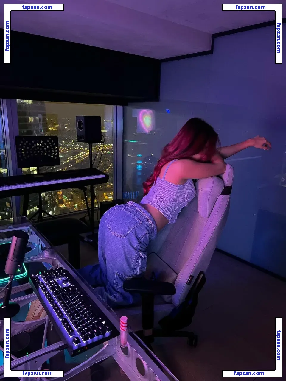 mekhrona_18 nude photo #0006 from OnlyFans