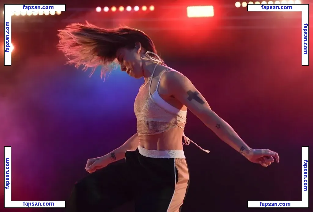 Melanie Chisholm nude photo #0106 from OnlyFans