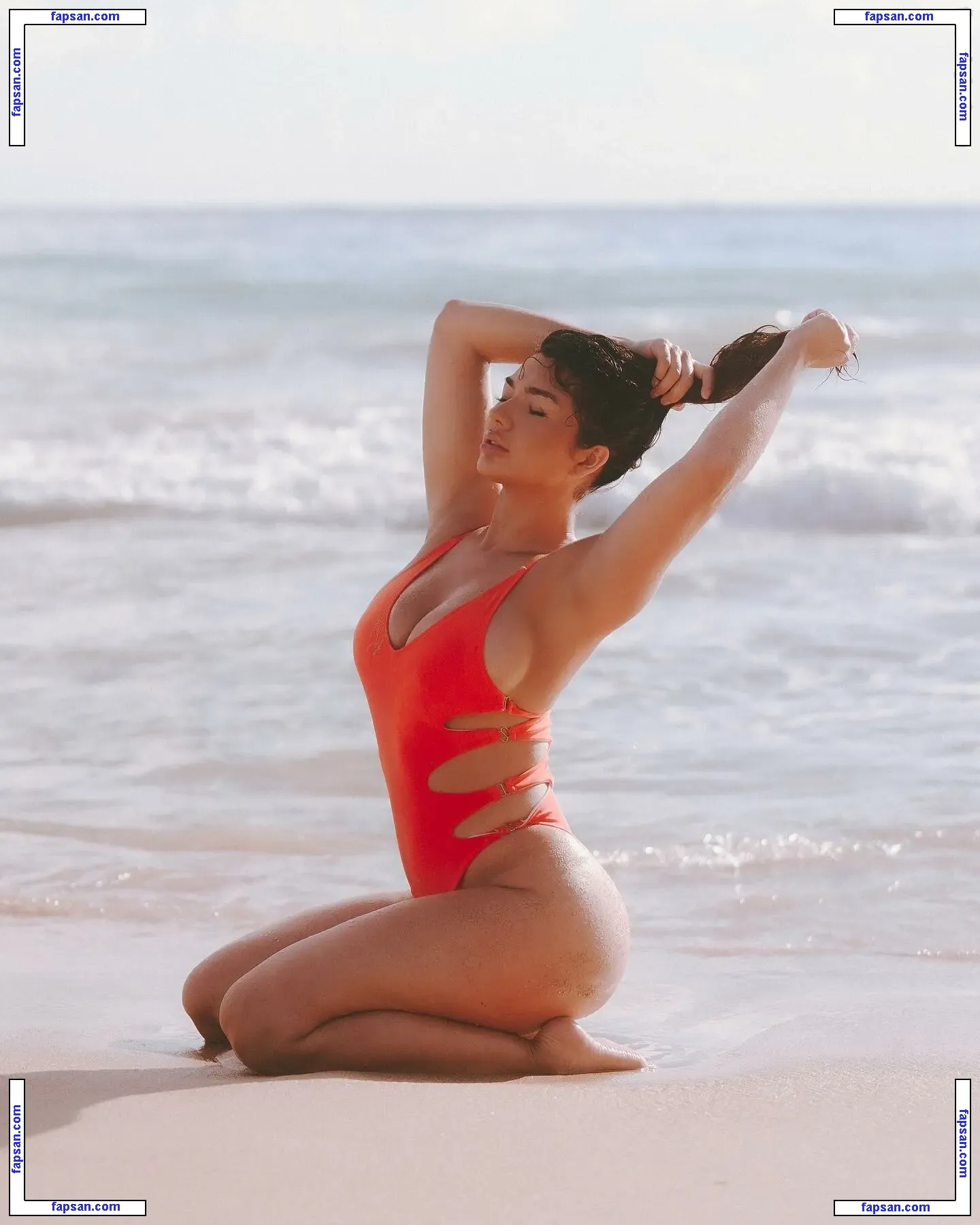 Melanie San Roman nude photo #0023 from OnlyFans