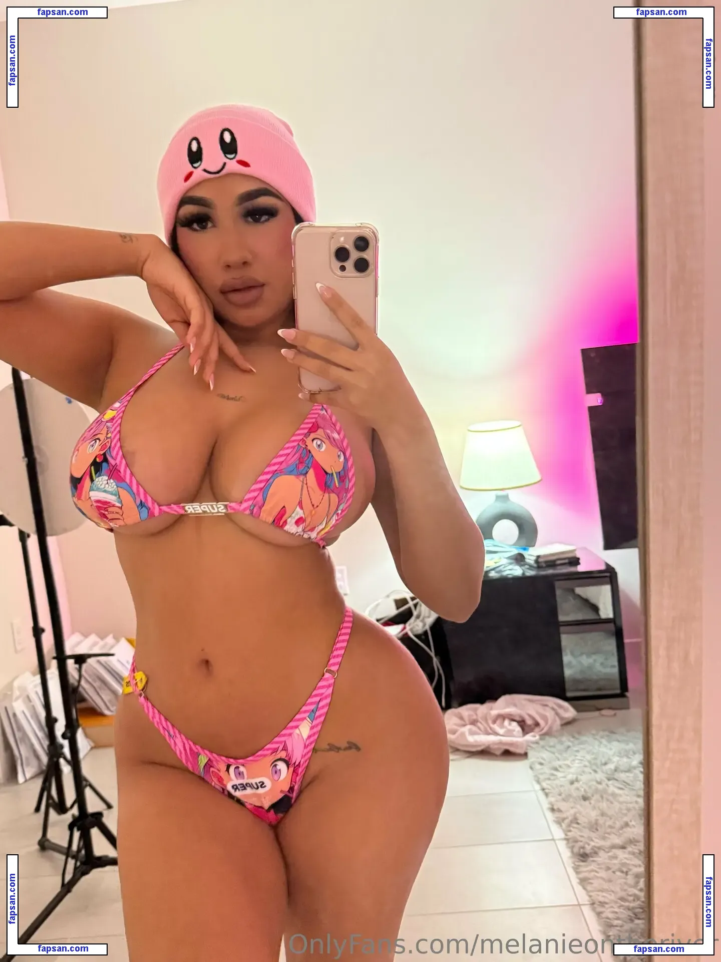 Melanieontheriver nude photo #0044 from OnlyFans