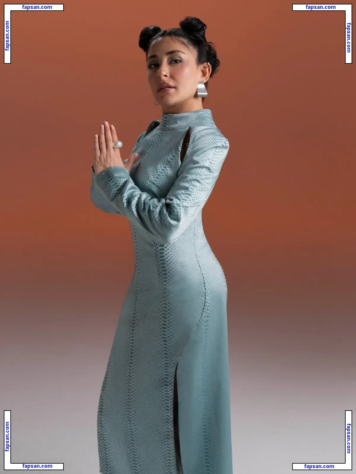 Melek Mosso голая фото #0008 с Онлифанс