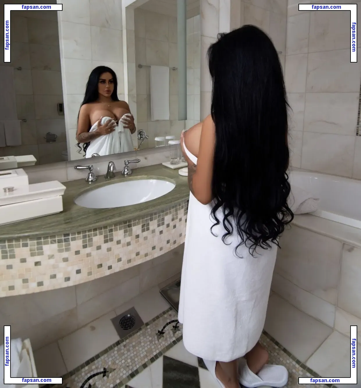 Meli Santa nude photo #0003 from OnlyFans