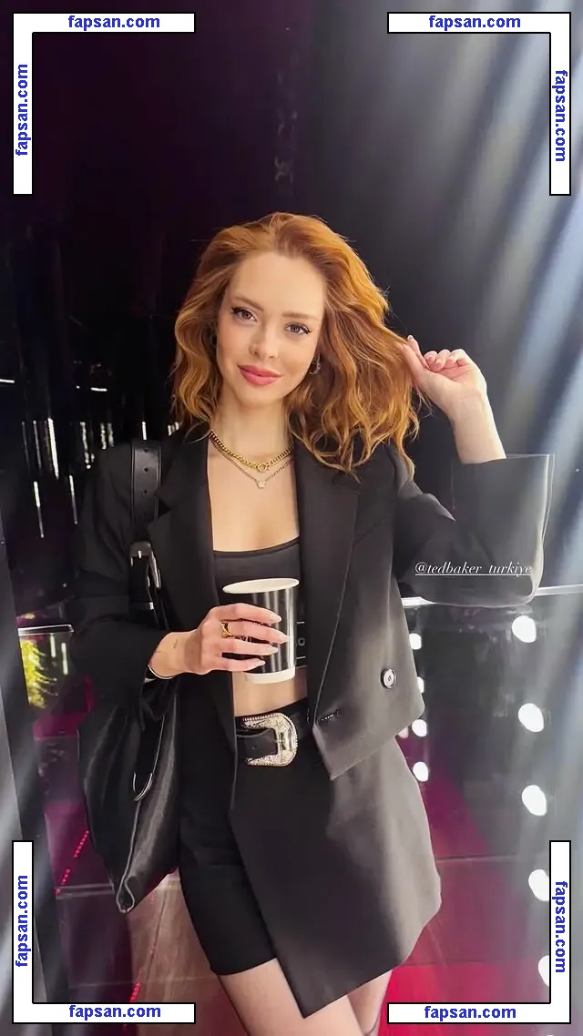 Melis Hazal Karagoz nude photo #0018 from OnlyFans