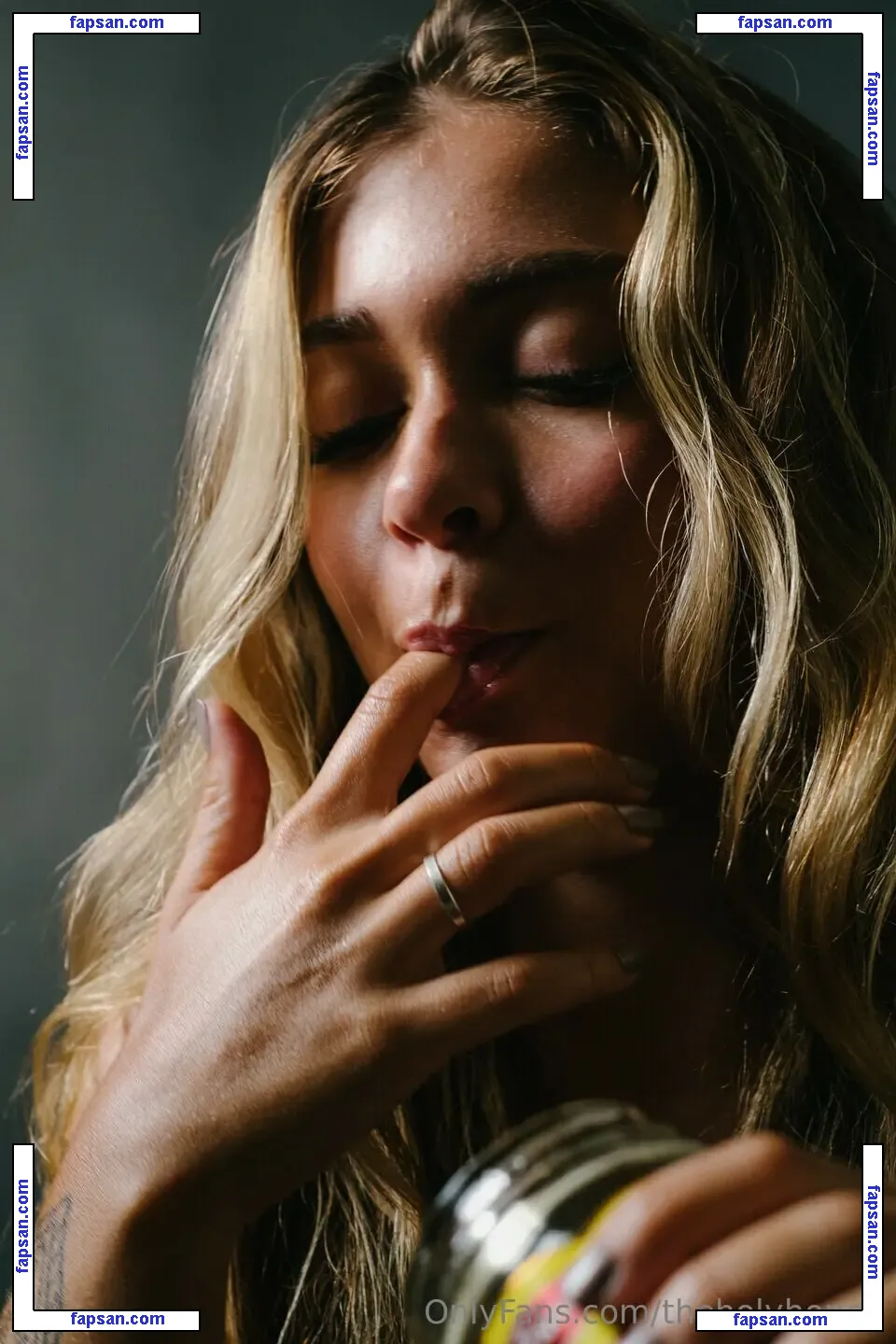 Melissa Breia голая фото #0027 с Онлифанс