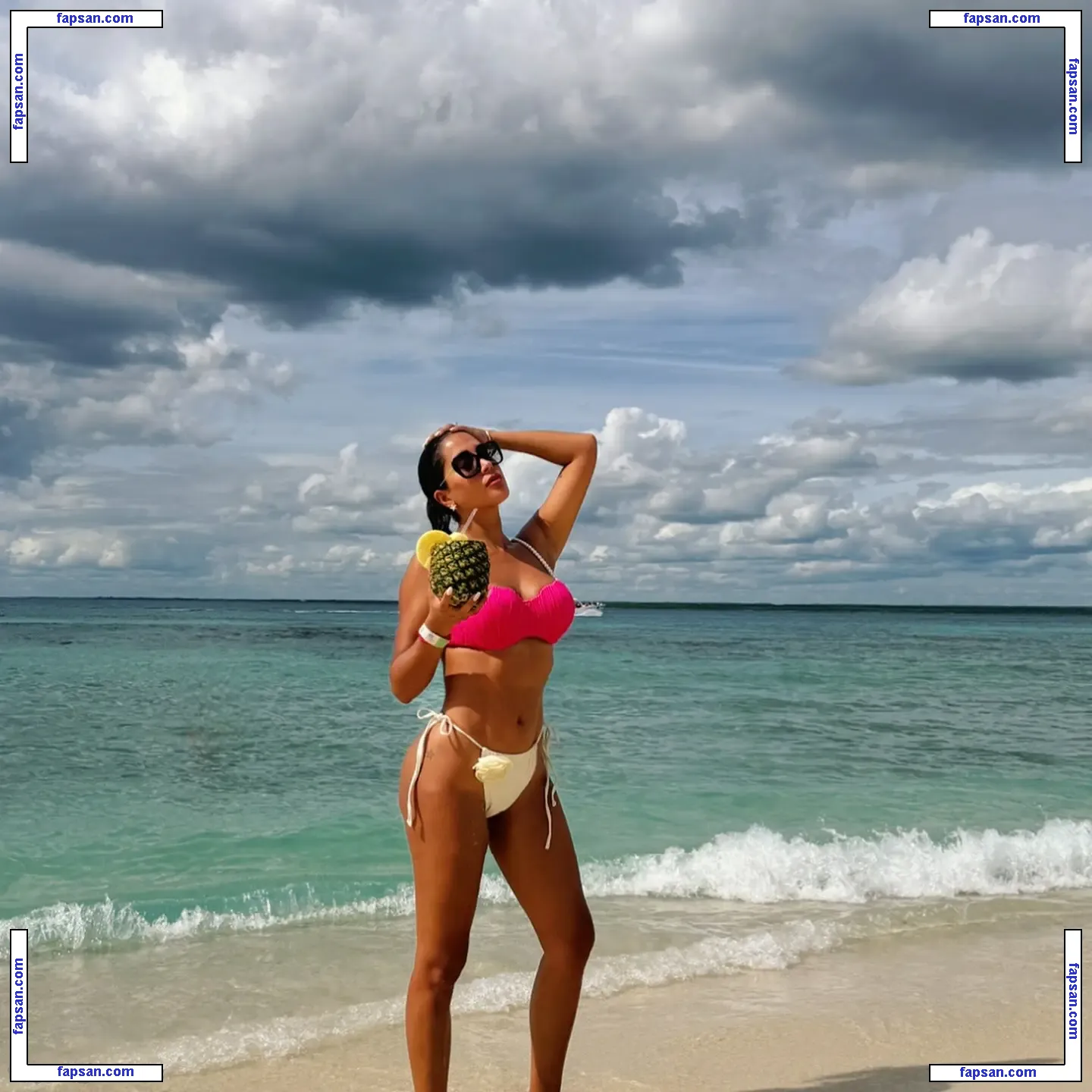 Melissa Paredes голая фото #0009 с Онлифанс