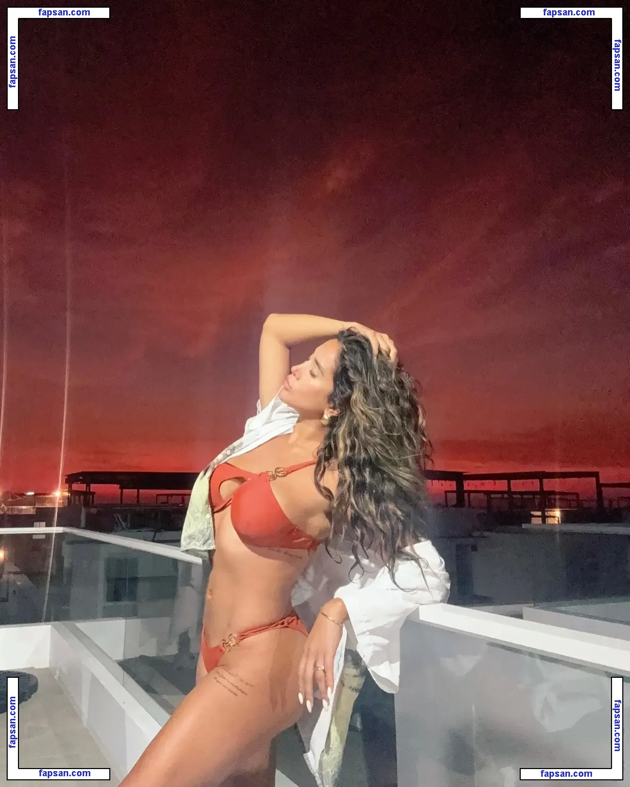 Melissa Paredes голая фото #0016 с Онлифанс