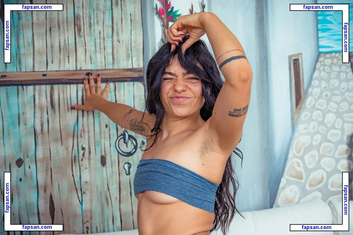 Melli Kay голая фото #0003 с Онлифанс