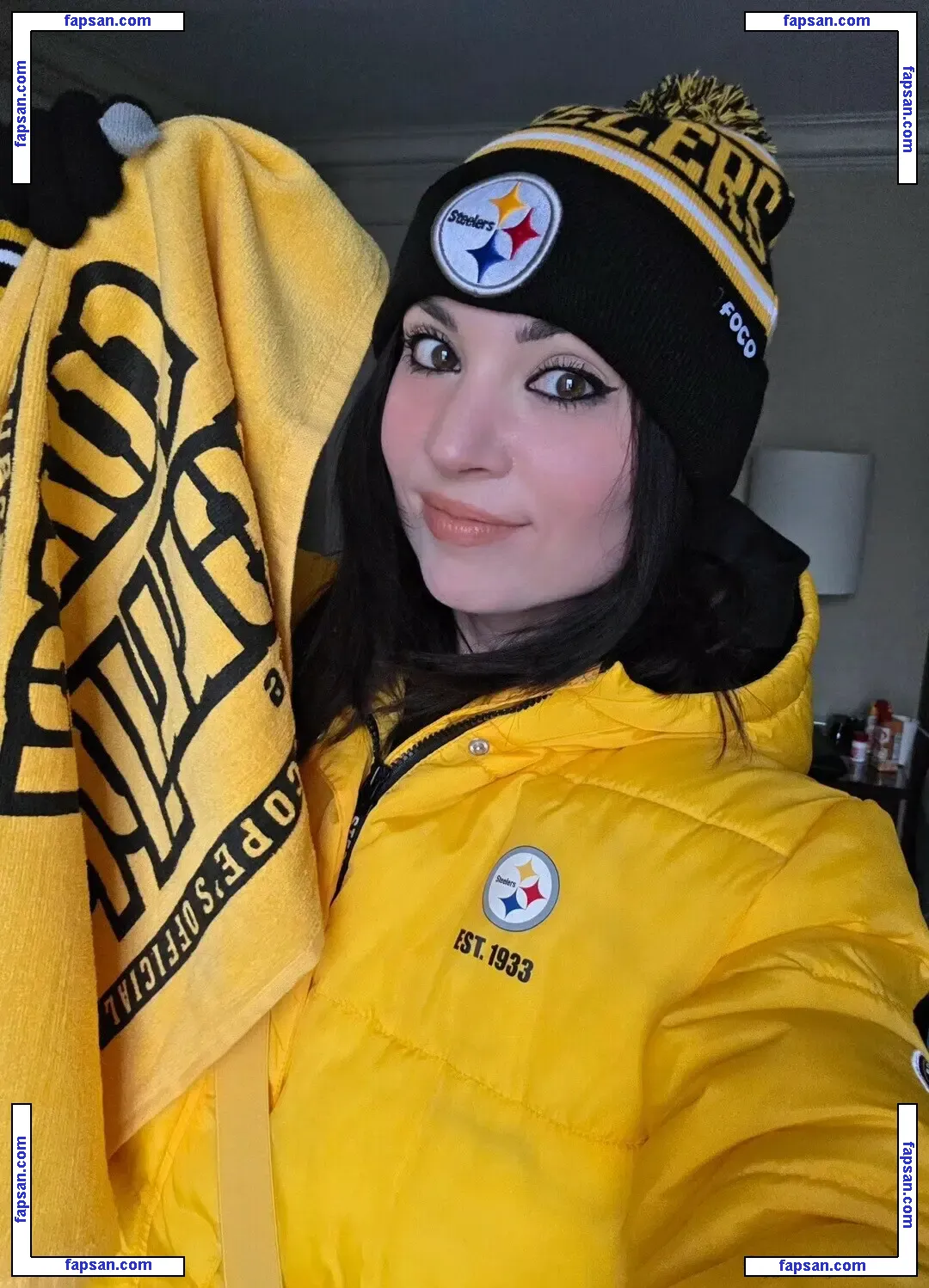 MelonieMac nude photo #0183 from OnlyFans