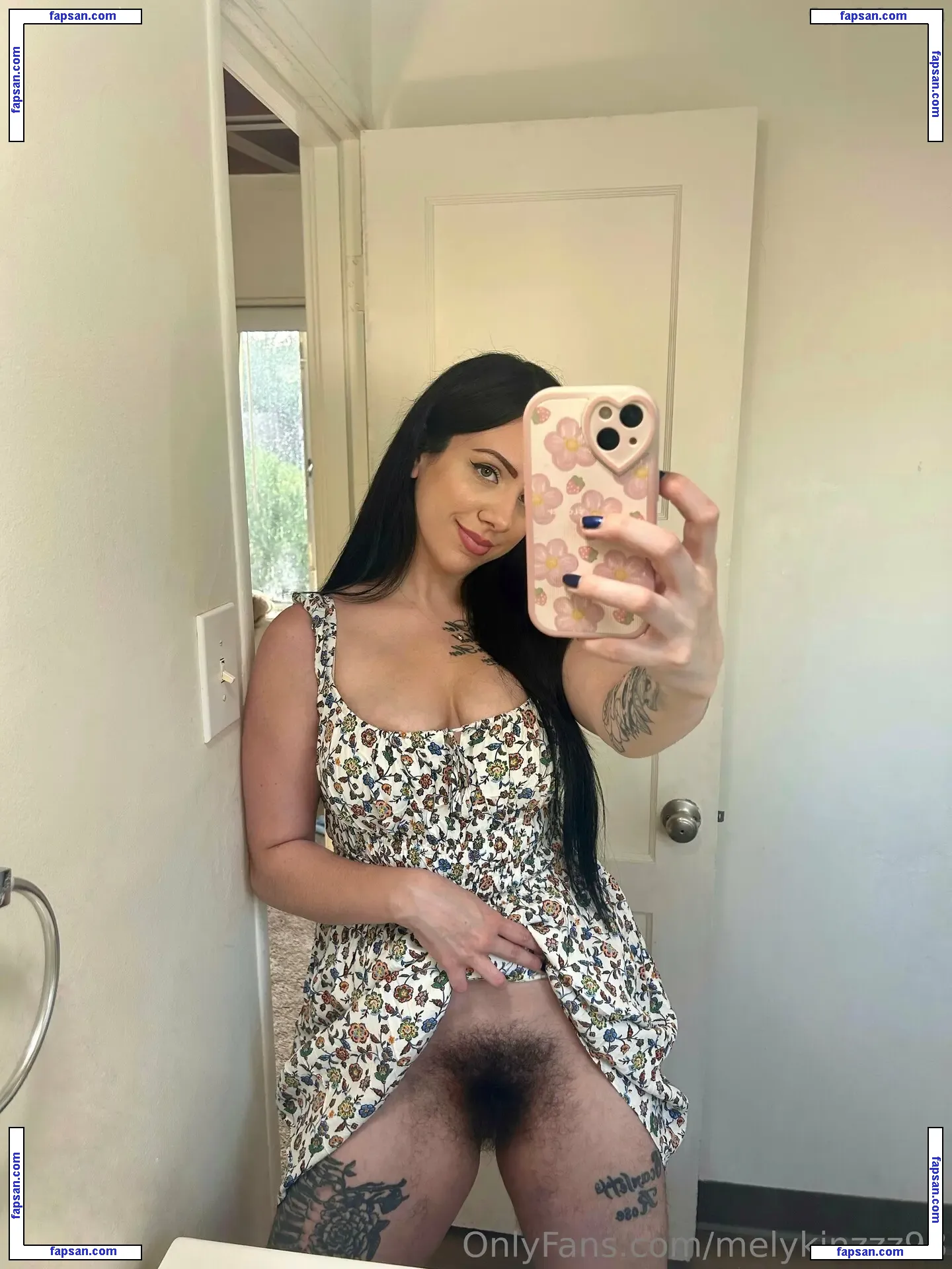 melykinzzz98 nude photo #0023 from OnlyFans