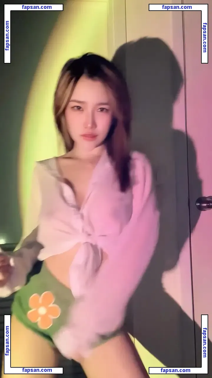 menaraewadee голая фото #0040 с Онлифанс