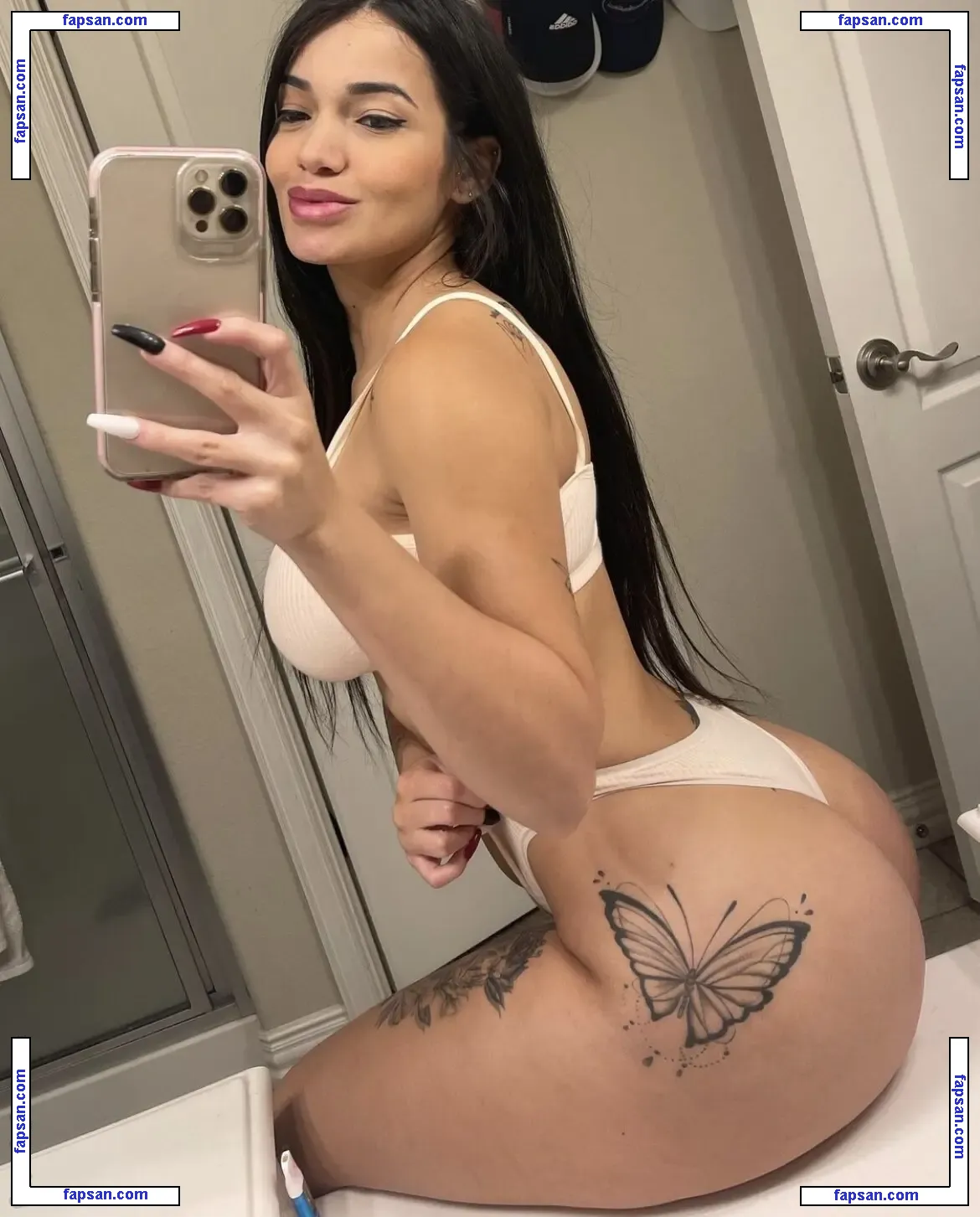 meralysvelasco nude photo #0002 from OnlyFans