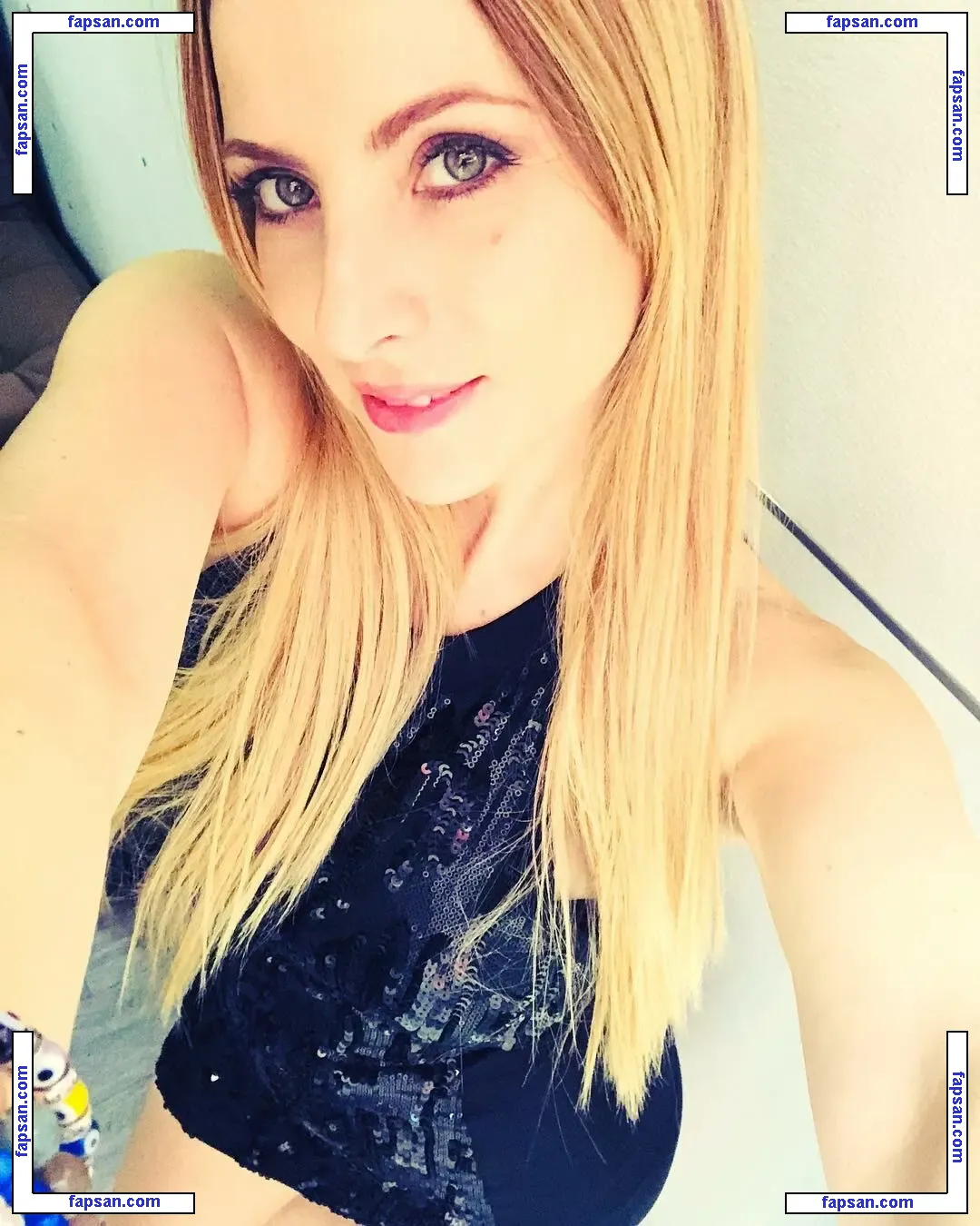 Mercedes Regina голая фото #0017 с Онлифанс