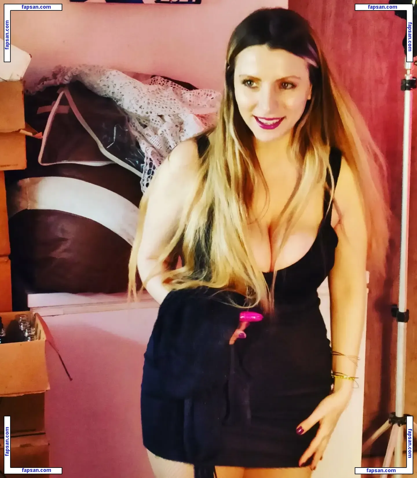 Mercedes Regina голая фото #0033 с Онлифанс