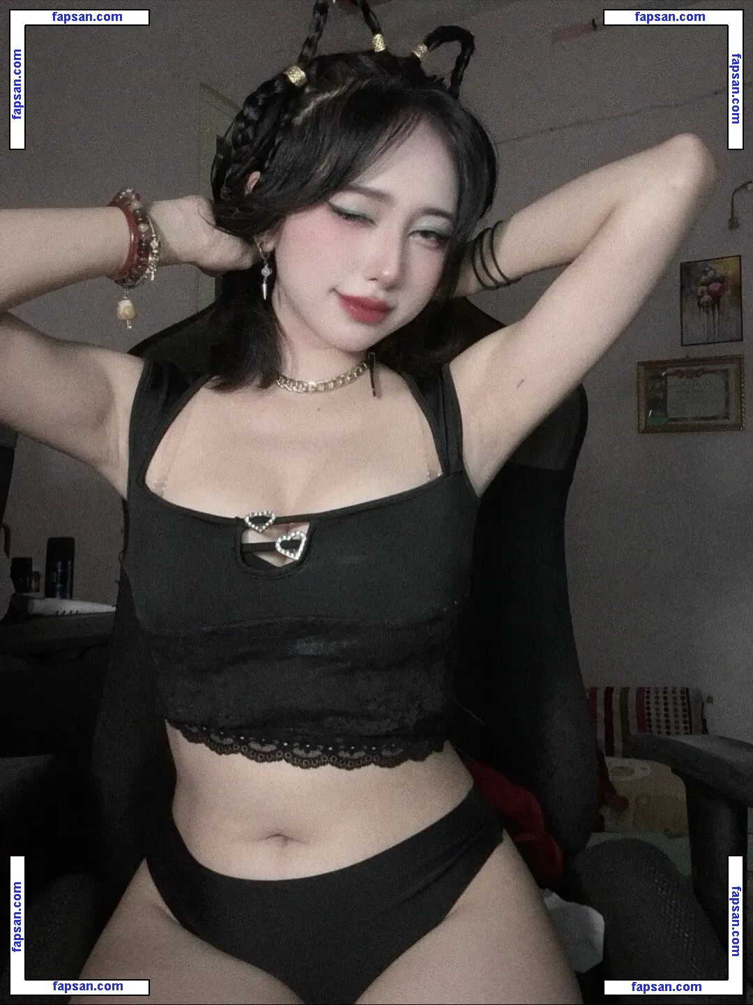 Mercury Nguyen голая фото #0046 с Онлифанс