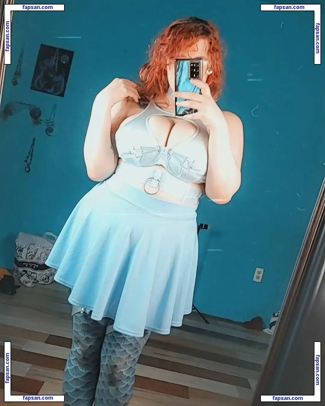 Mermaid Lunessa голая фото #0004 с Онлифанс