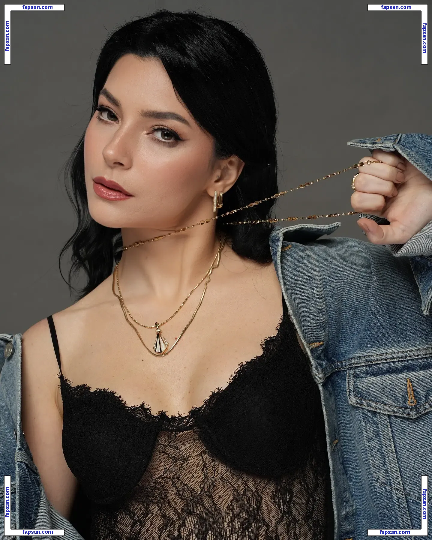 Merve Bolugur nude photo #0037 from OnlyFans