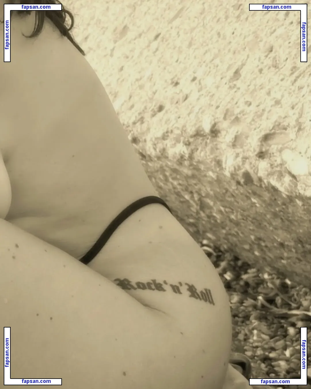 methallika nude photo #0029 from OnlyFans