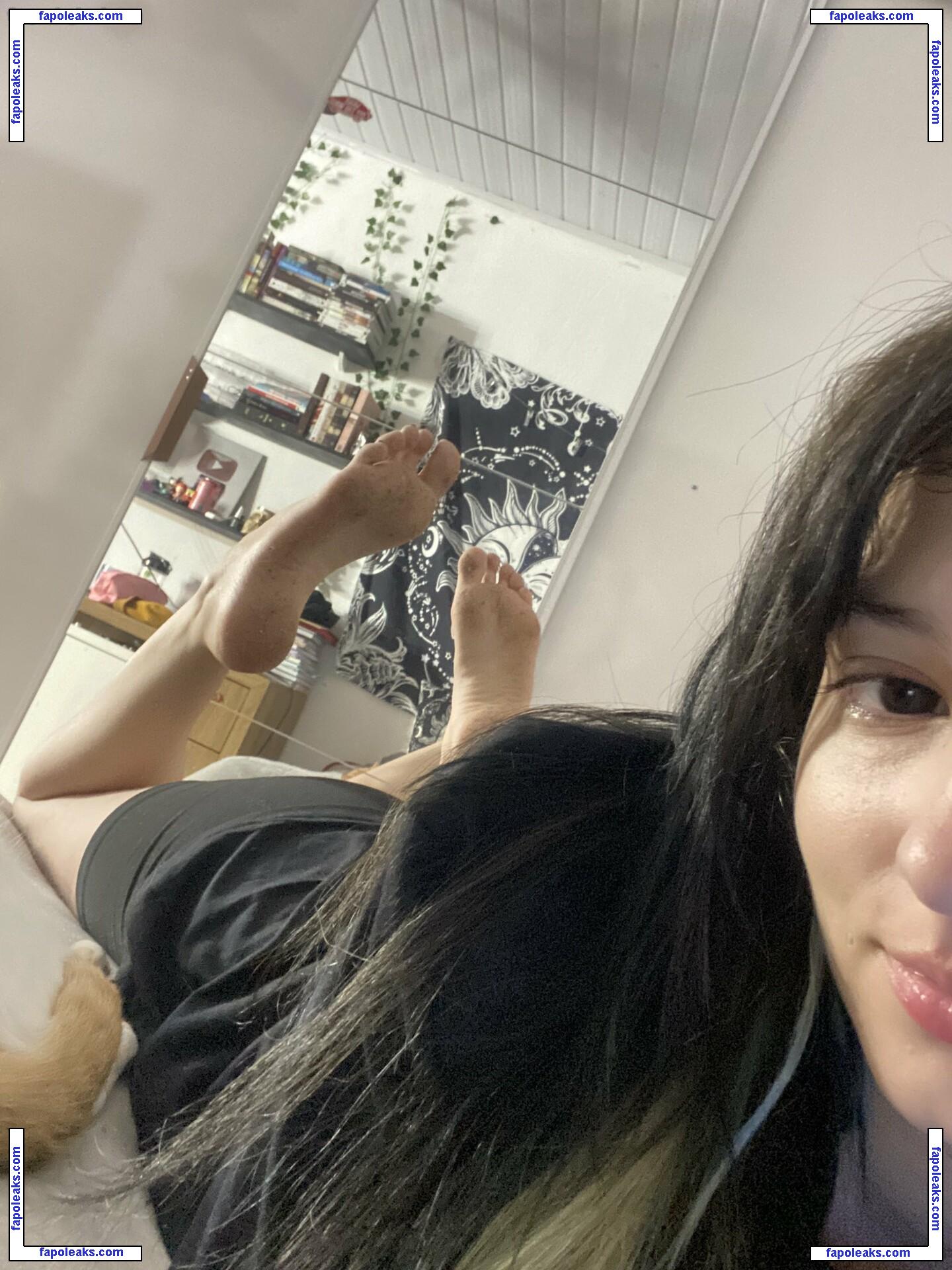 Mia Gamer / Bella Feet / miagamerr_ / miaxmln nude photo #0006 from OnlyFans