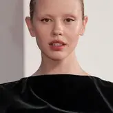 Mia Goth голая #0389