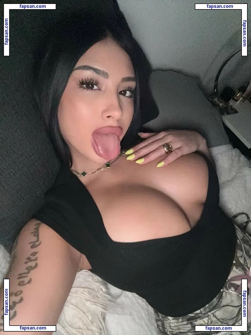 Mia Keller голая фото #0027 с Онлифанс