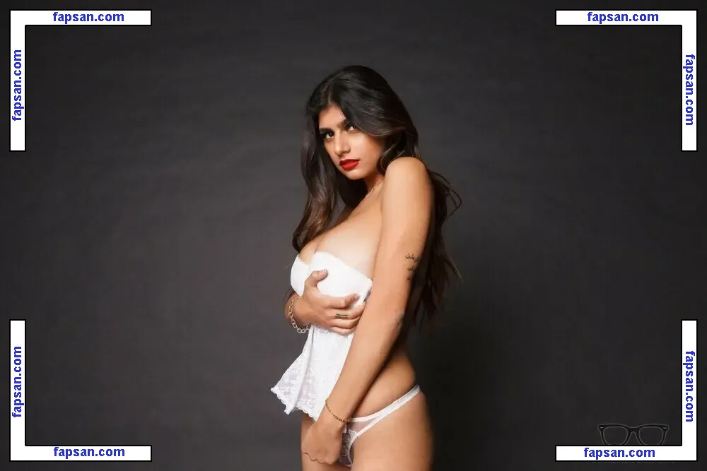 Mia Khalifa голая фото #0357 с Онлифанс