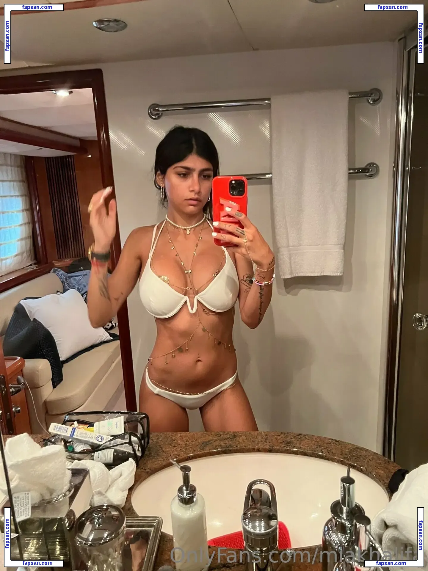 Mia Khalifa nude photo #0415 from OnlyFans