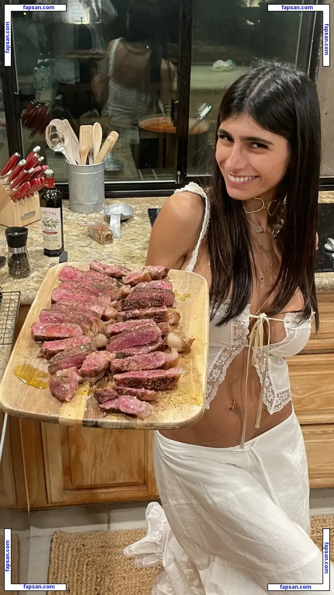 Mia Khalifa nude photo #0901 from OnlyFans
