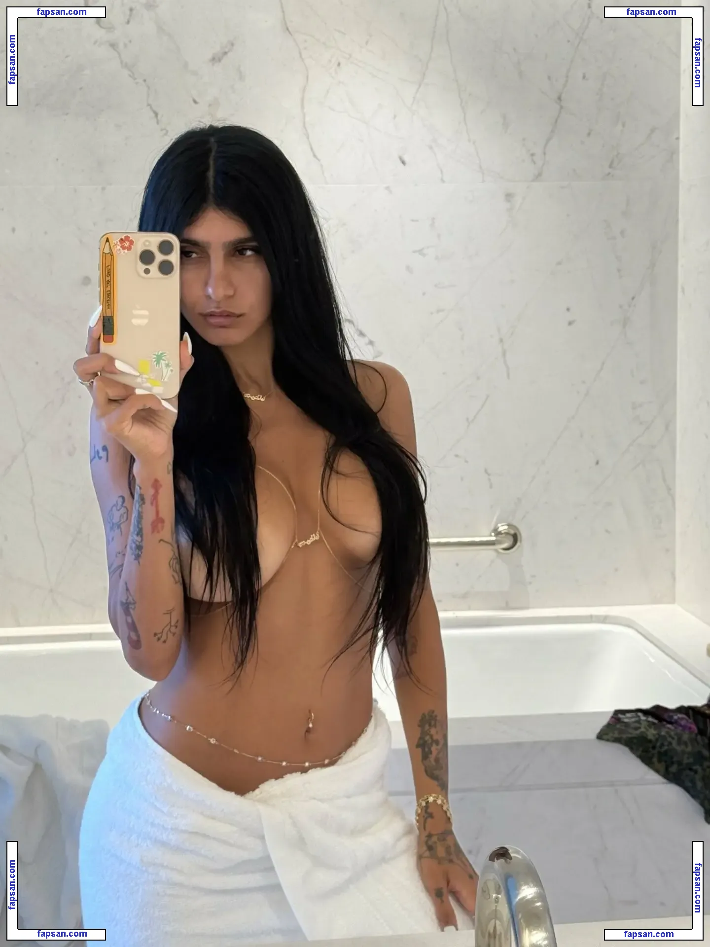 Mia Khalifa голая фото #2076 с Онлифанс